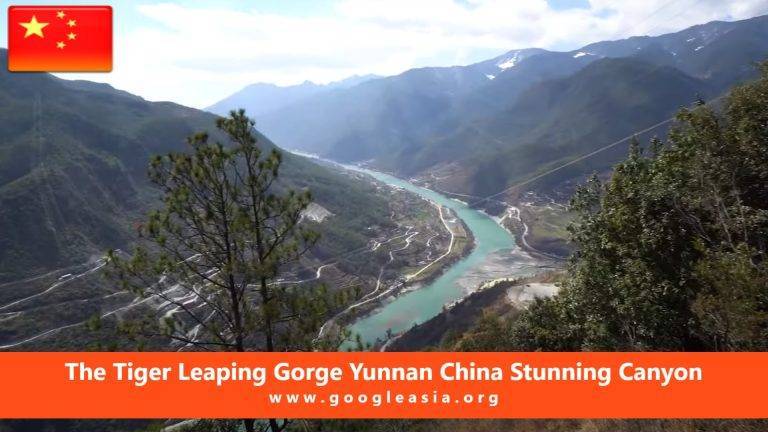 The Tiger Leaping Gorge Yunnan China Stunning Canyon
